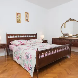 Dzeki Apartman Split
